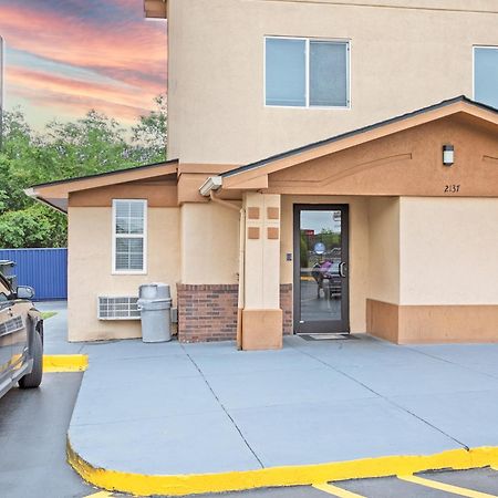 Super 8 By Wyndham Augusta Ft Eisenhower Area Екстериор снимка