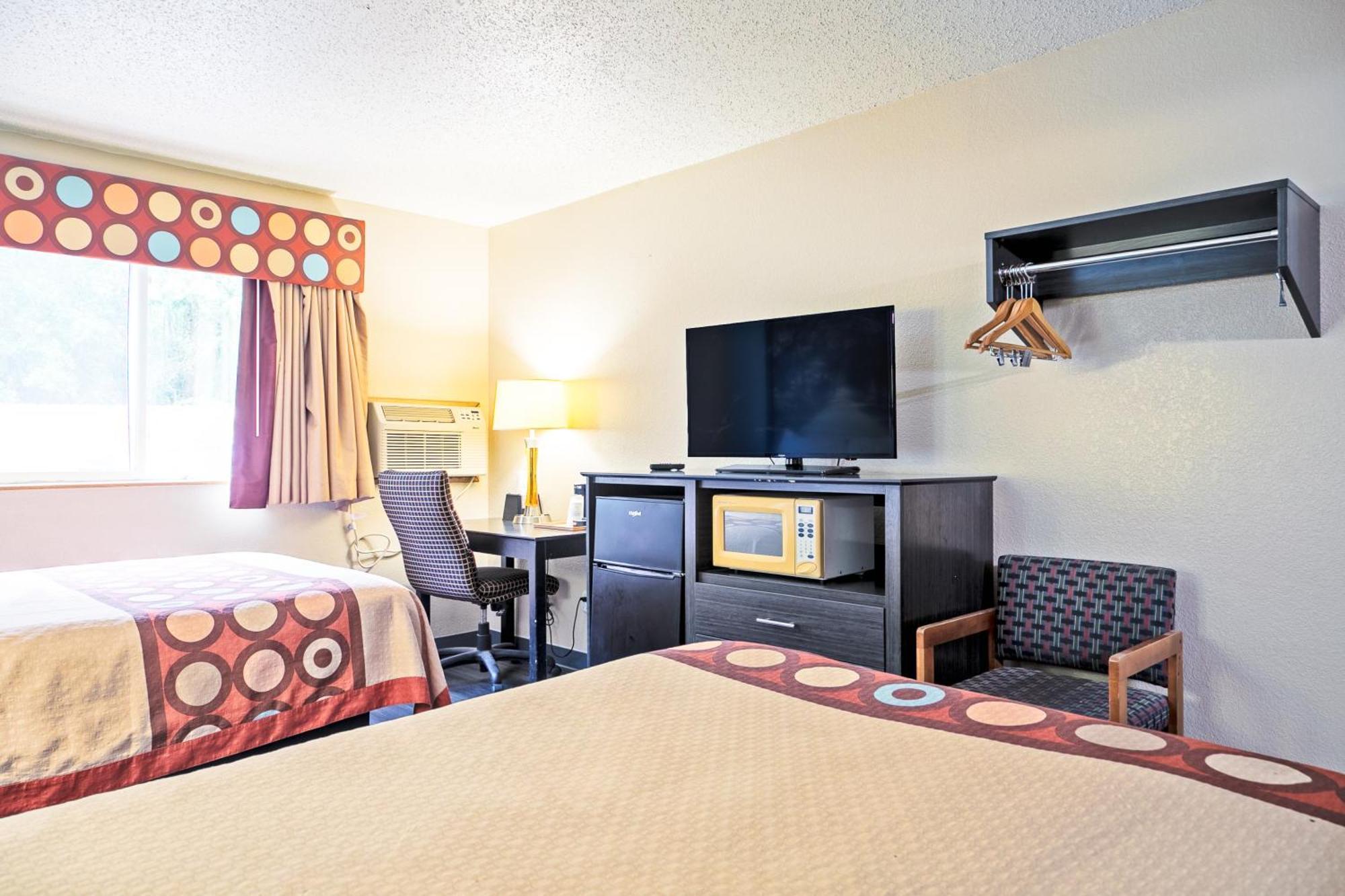 Super 8 By Wyndham Augusta Ft Eisenhower Area Екстериор снимка