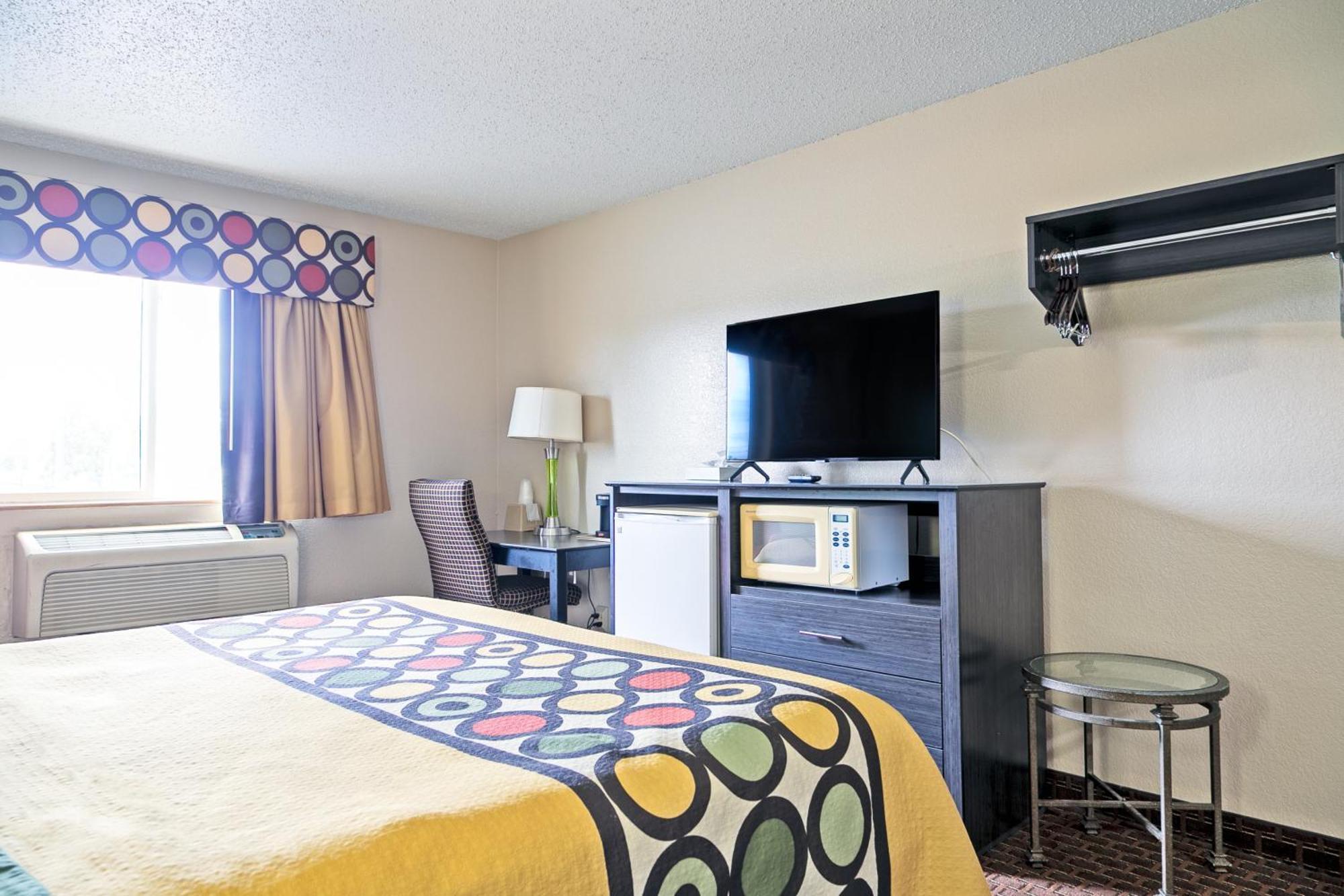 Super 8 By Wyndham Augusta Ft Eisenhower Area Екстериор снимка