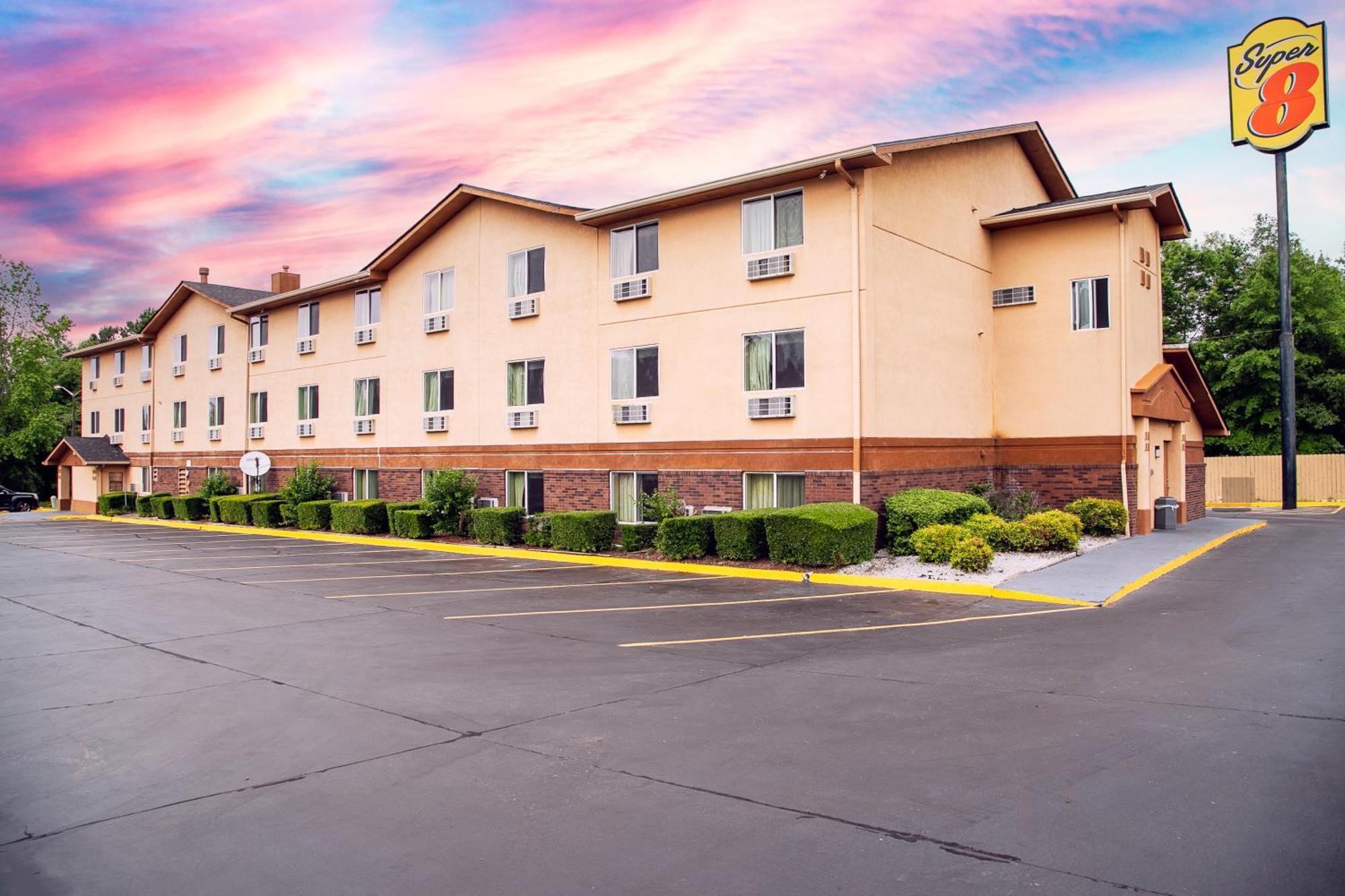 Super 8 By Wyndham Augusta Ft Eisenhower Area Екстериор снимка